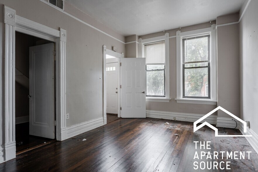Building Photo - 2031 W Moffat St