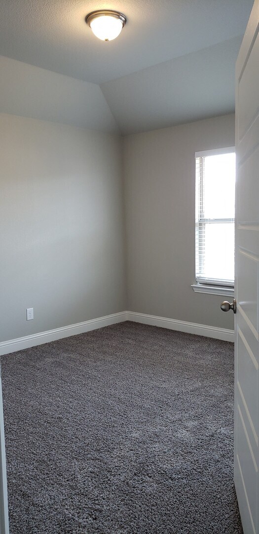 Building Photo - 4927 Sanger Cir Dr