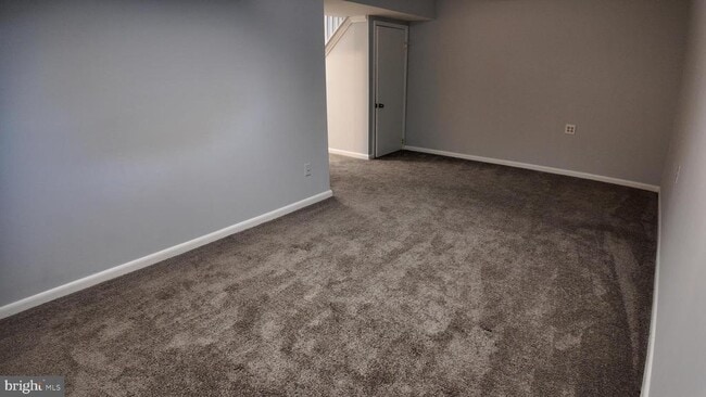 Building Photo - 1721 Springhouse Ct