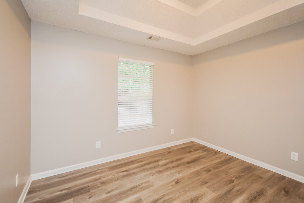 Building Photo - 10662 Village Landing