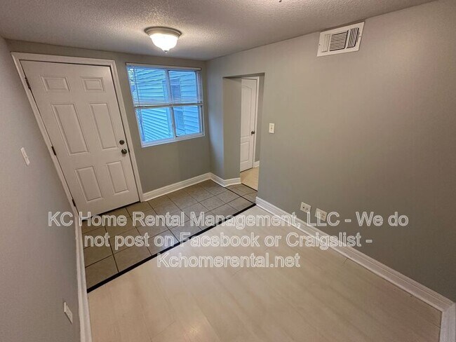 Building Photo - 4343 Myrtle Ave