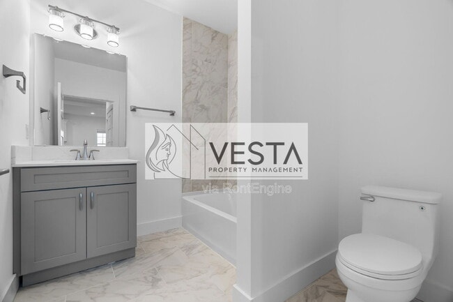 Building Photo - 510 Deaverview Rd