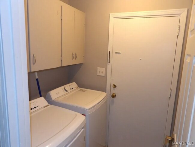 Building Photo - 441 Mulligan Dr