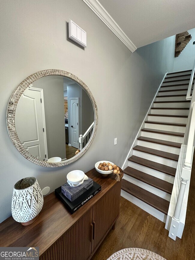 Building Photo - 2011 Appaloosa Mill Cir NE