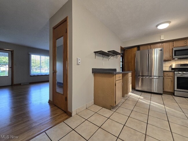 Building Photo - 24387 Lebern Dr