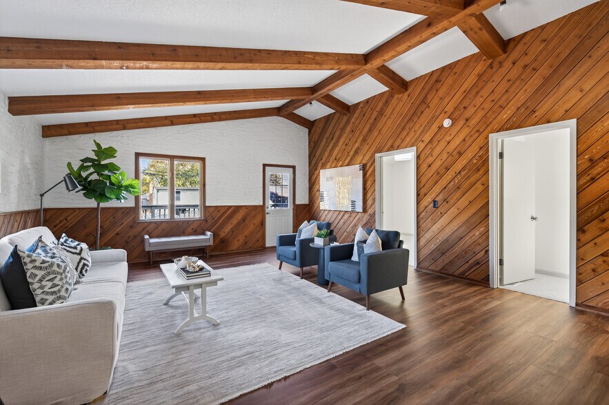 Building Photo - 1205 8th Ave S