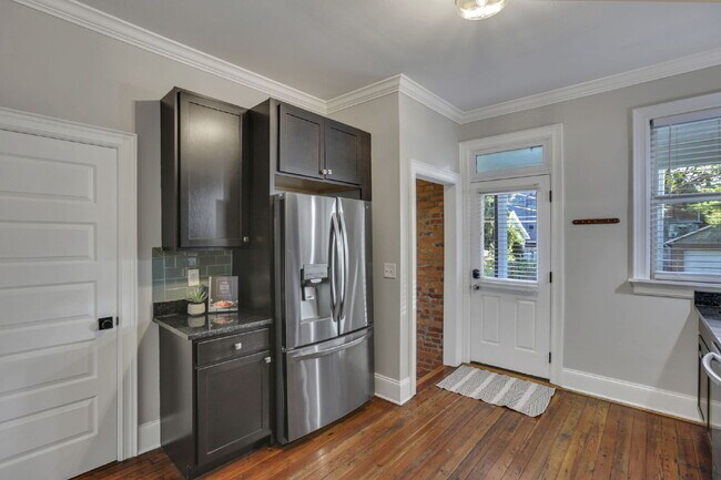 Building Photo - Stunning Restored 4BR Home Steps from Goodale Park & the Short North