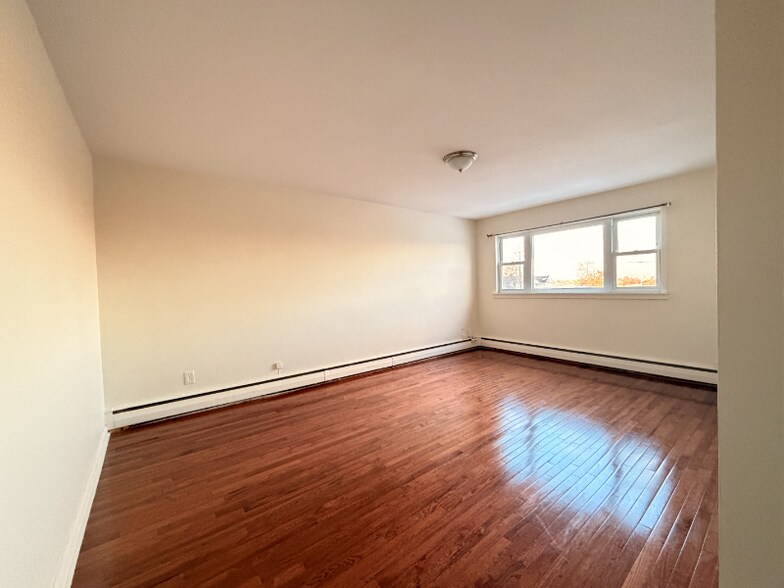 Building Photo - 1163 Havemeyer Ave