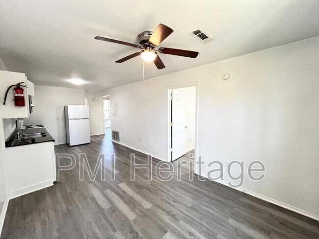 Building Photo - 606 Virginia St