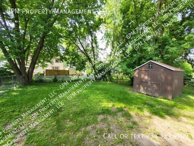 Building Photo - 2308 Deerfield Ct