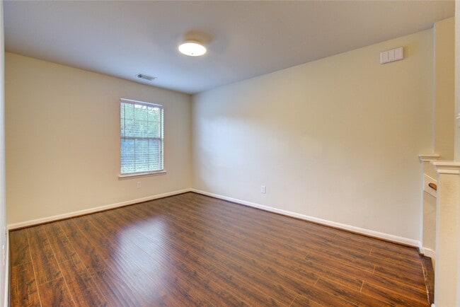 Building Photo - 15518 Miller House Ln