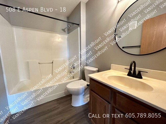 Building Photo - 508 E Aspen Blvd