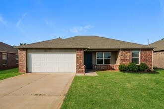 Building Photo - 10748 SW 23rd Pl