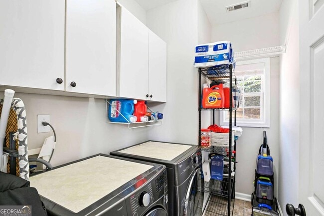 Building Photo - 2675 Huddlestone Way