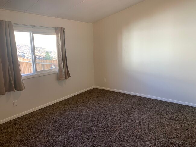 Building Photo - 523 Piute St