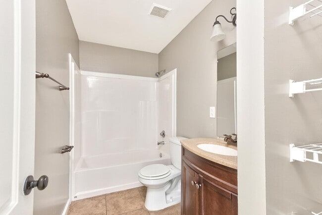 Interior Photo - Fourth