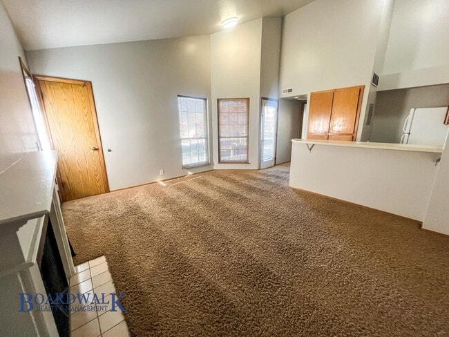 Building Photo - Charming 1-Bedroom Gem