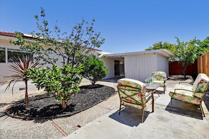 Building Photo - 33775 SINSBURY WAY