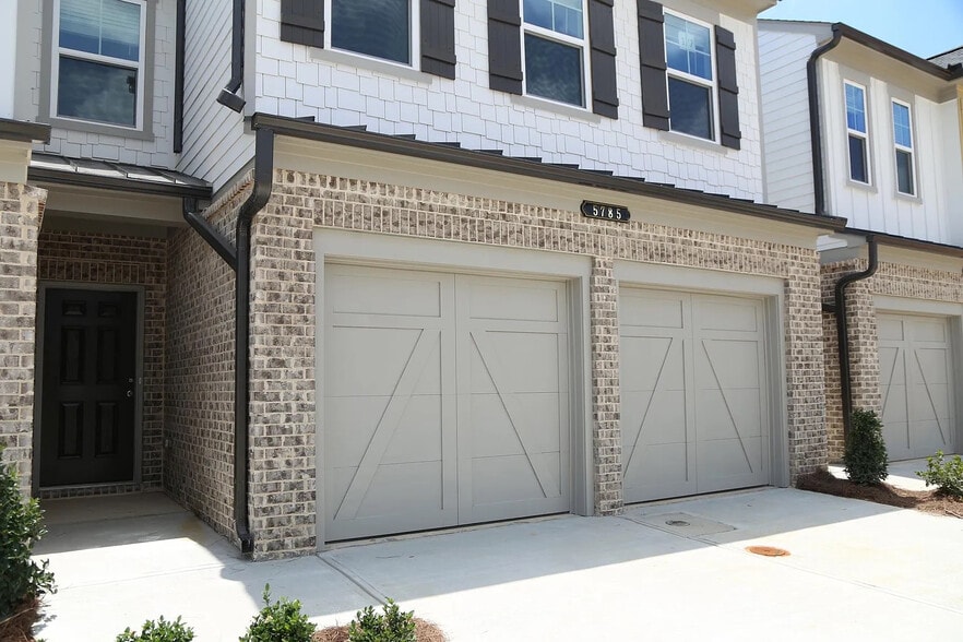Building Photo - Room in Townhome on Thornton Dr