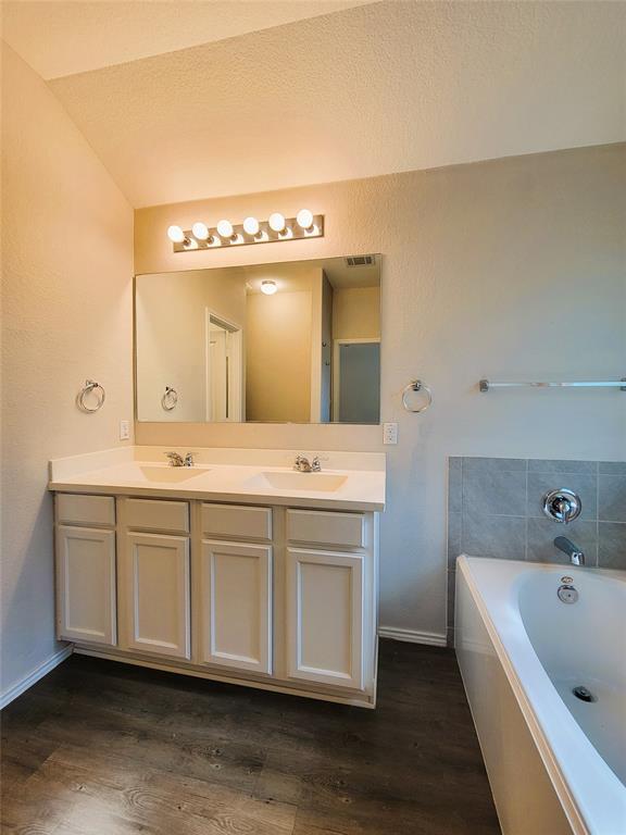 Building Photo - 104 Red Buckeye Loop