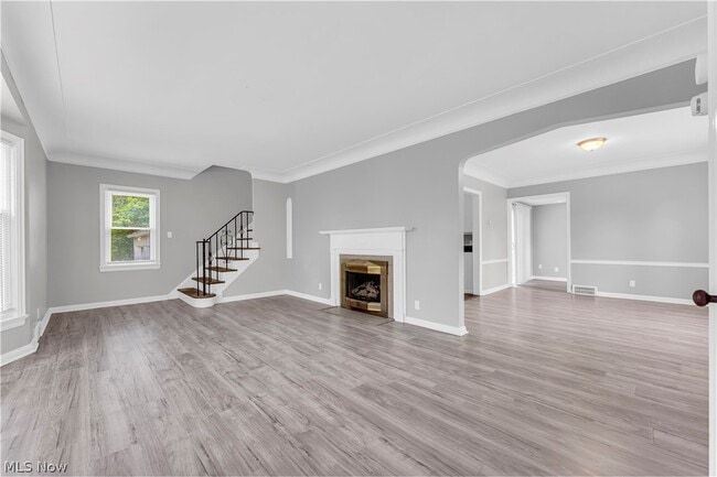 Building Photo - 3557 Silsby Rd