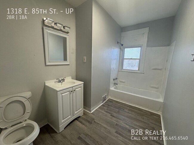 Building Photo - 1318 E 85th St