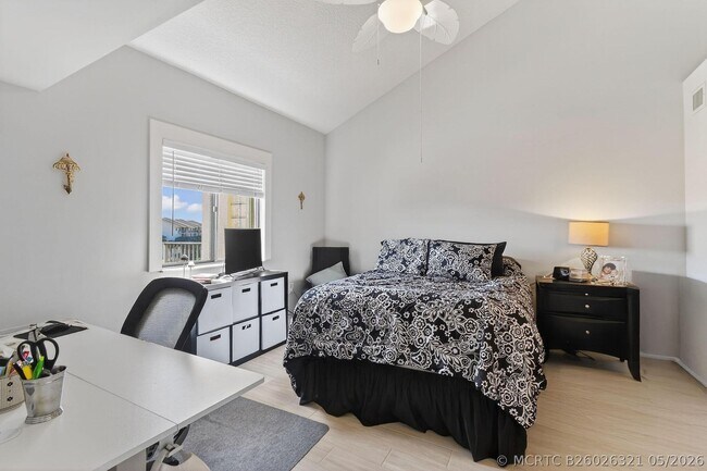 Building Photo - 701 Seafarer Cir