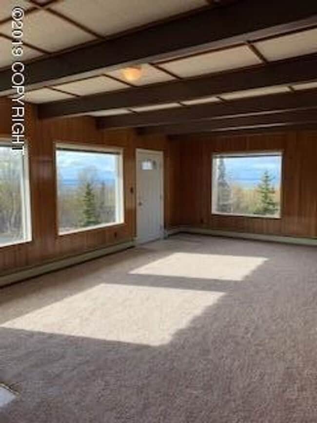 Building Photo - Quiet home in South Anchorage with Views