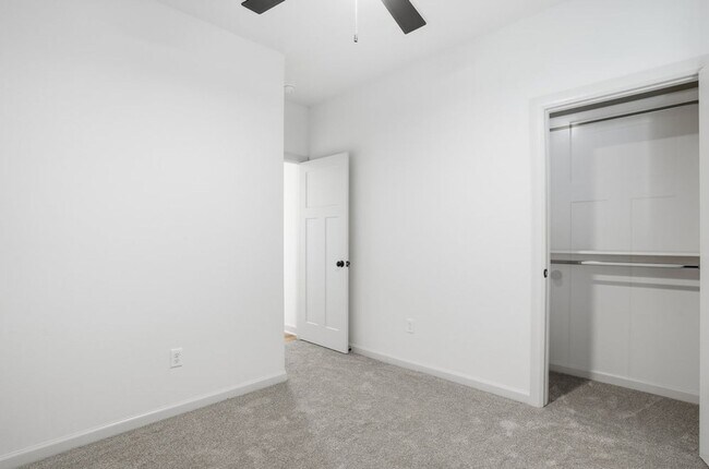 Building Photo - 3 Bed | 2 Bath Luxury Duplex