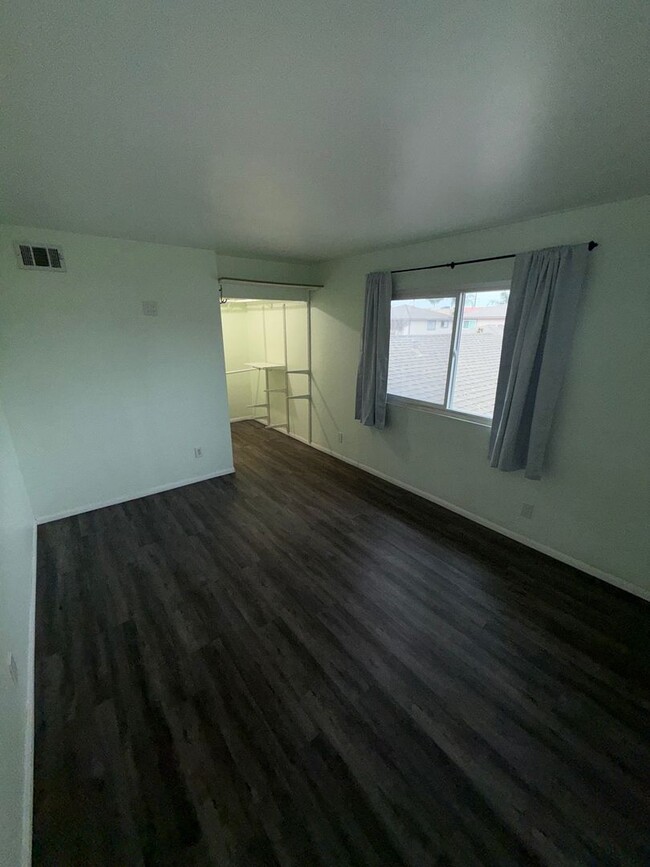 Building Photo - Ready for you to move into!  Call 714-215-...