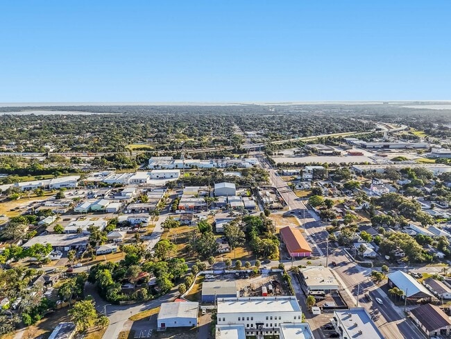Building Photo - Modern Townhome For Lease in downtown St Pete and Warehouse Arts District