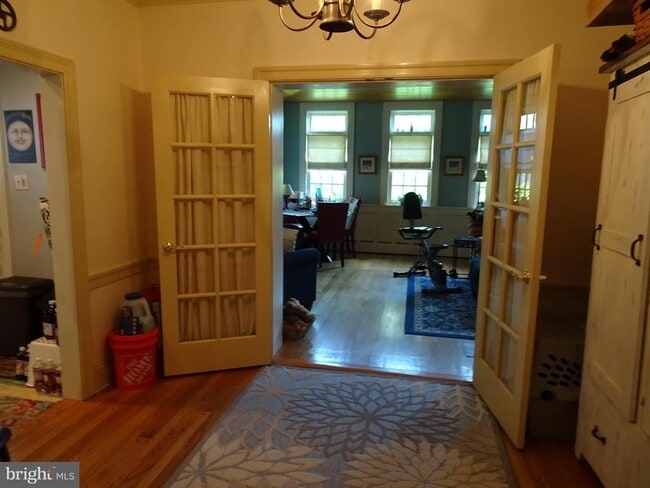 Building Photo - 411 Delaware St