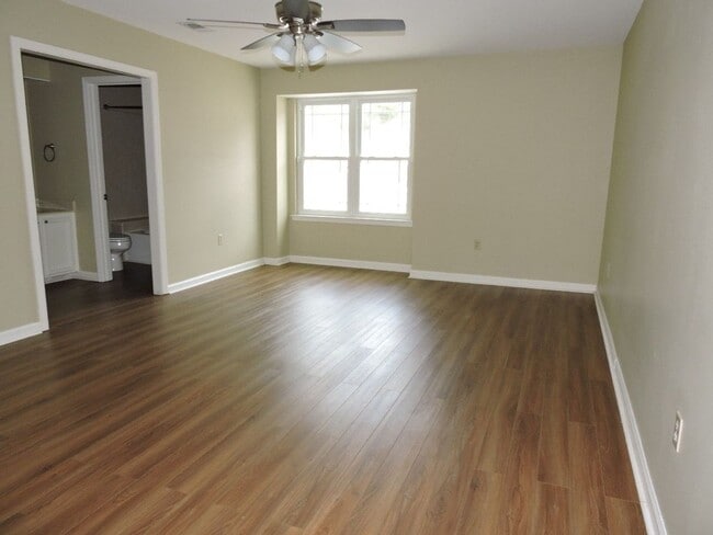 Building Photo - Great Stumberg Ridge Garden Home 2BR/2.5 Baths