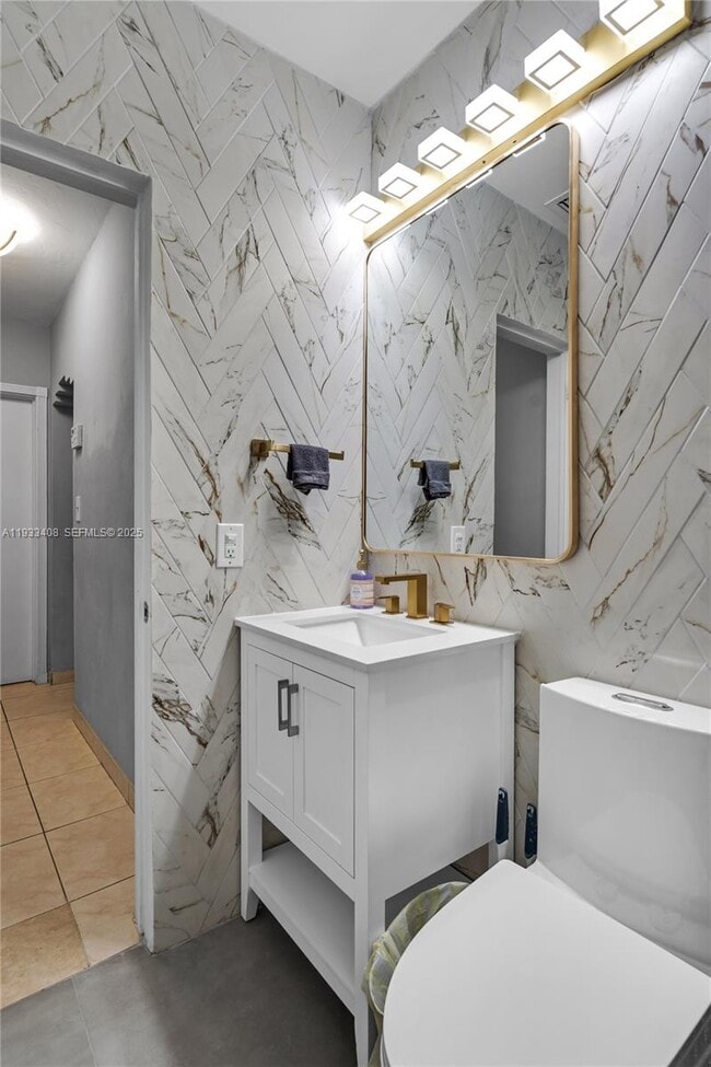 Building Photo - 437 NE 107th St