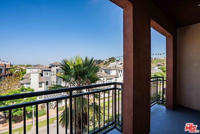 Building Photo - 6020 S Seabluff Dr
