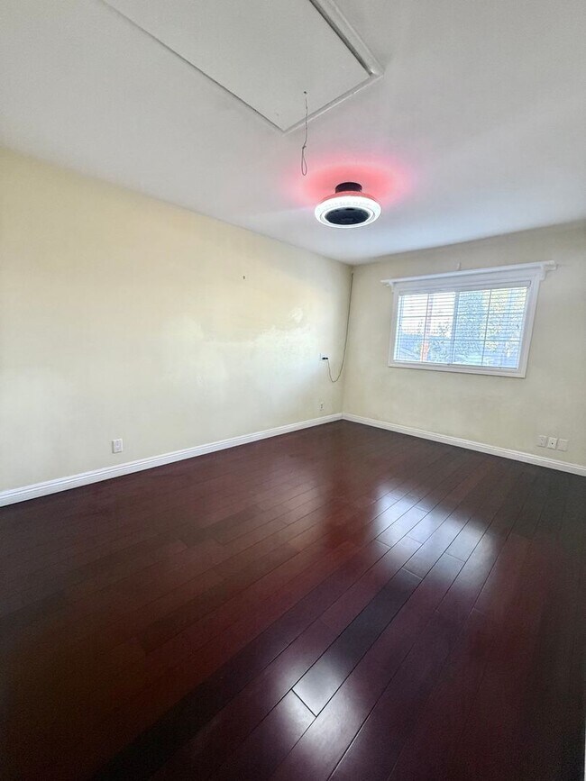 Building Photo - **COMING SOON**5BD/4BA POOL HOME IN ALTA VISTA SOUTH | SOLAR SAVINGS | $6,500/mo