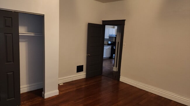 Building Photo - Elegant Two-Bedroom Duplex Retreat in the Heart of St. Louis