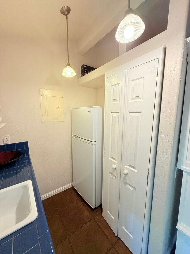 Building Photo - 92-8703 Tiki Lane, Unit B