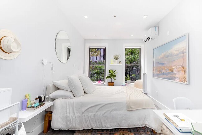 Building Photo - 237 E 31st St