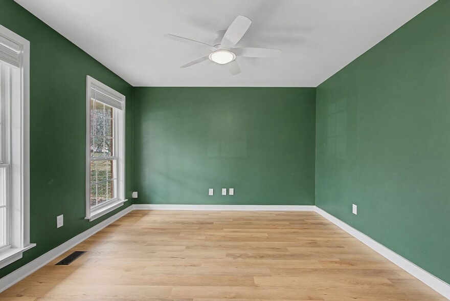 Building Photo - 2932 Burtonwood Dr