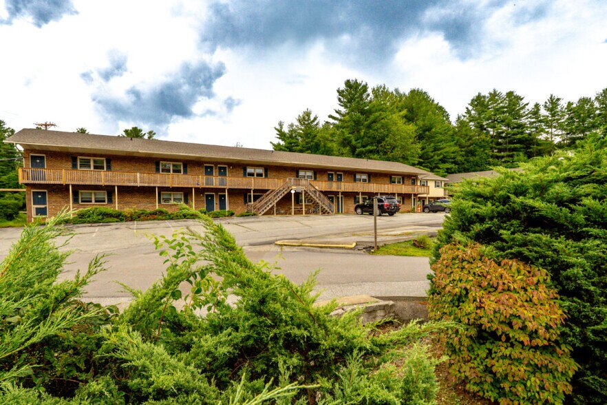 Primary Photo - Brown Crossing Apartments