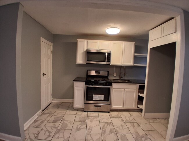 Building Photo - 3 BED 1 BATH HOME FOR RENT