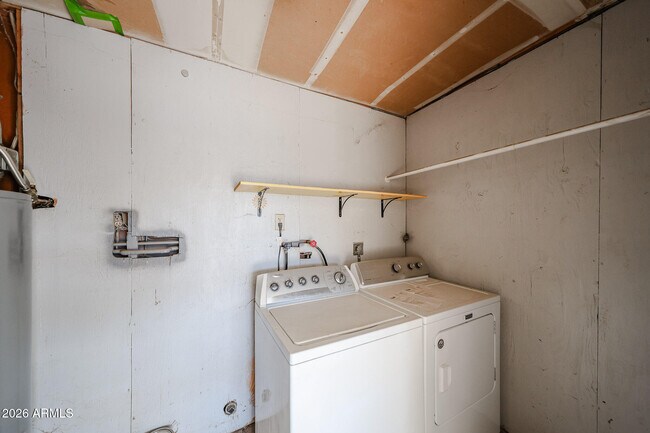 Building Photo - 93 S 95th St