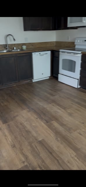 Building Photo - 1586 Border Ave