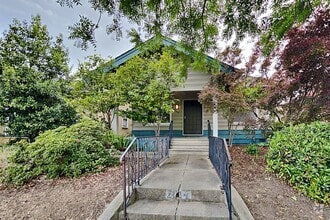 Building Photo - Charming Lank Park Bungalow