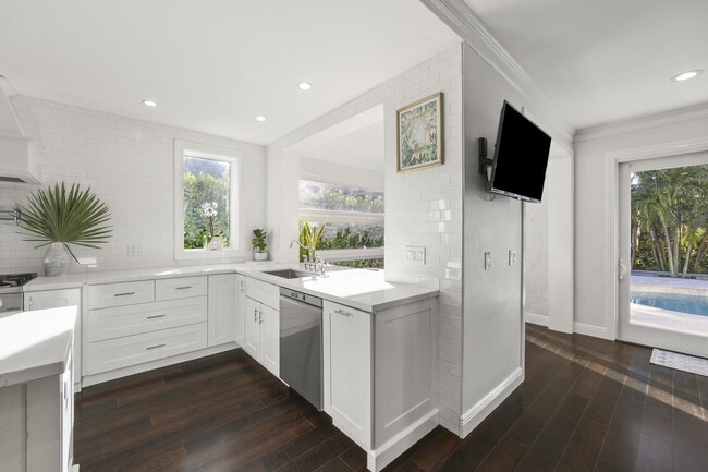 Building Photo - 9806 SE Landing Pl