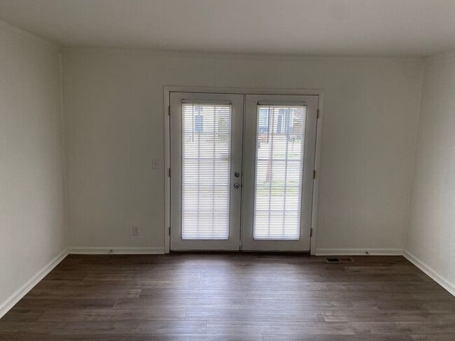 Building Photo - Inglewood 2/1 Duplex - Renovated - Fenced ...