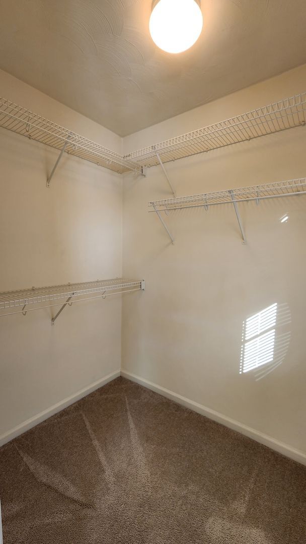 Building Photo - Sawyer Lakes