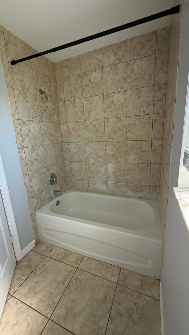 Building Photo - 2 Bedroom + Den in Lehigh Acres