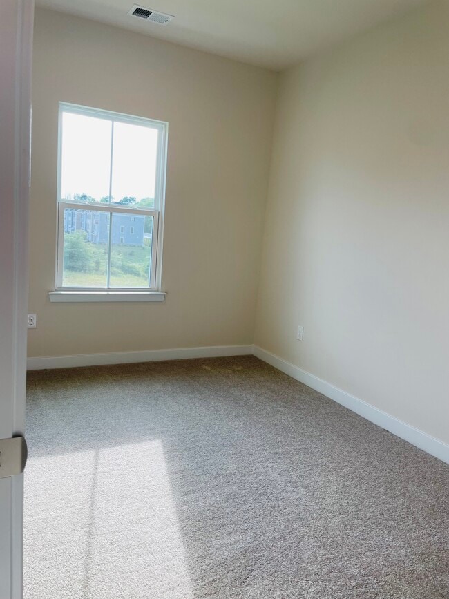 Building Photo - 507 Scarlet Maple Pl